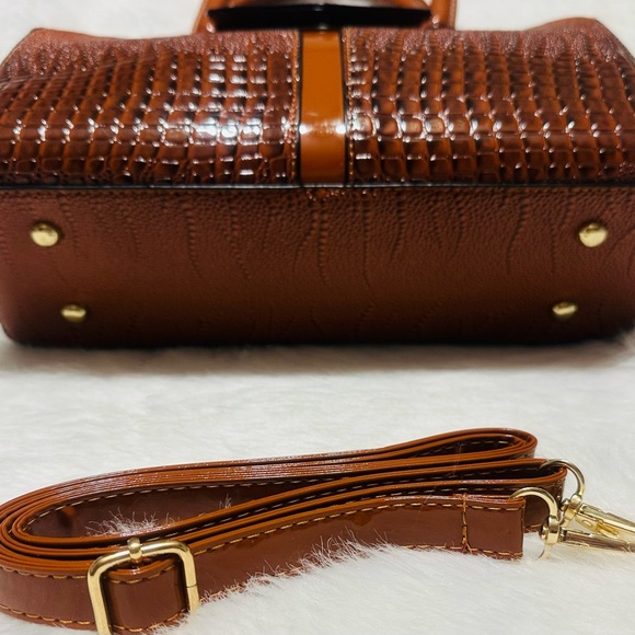 Purse - Picture 4 of 10